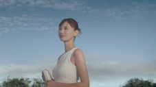 菊池風磨（timelesz）と鈴木えみが、スキンケアブランド「SHIKARI」のアンバサダーに就任！CM映像公開 - 画像一覧（1/5）