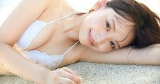 日向坂46濱岸ひより、1st写真集『もしも』よりピュアなビキニカットを先行公開 - 画像一覧（5/5）